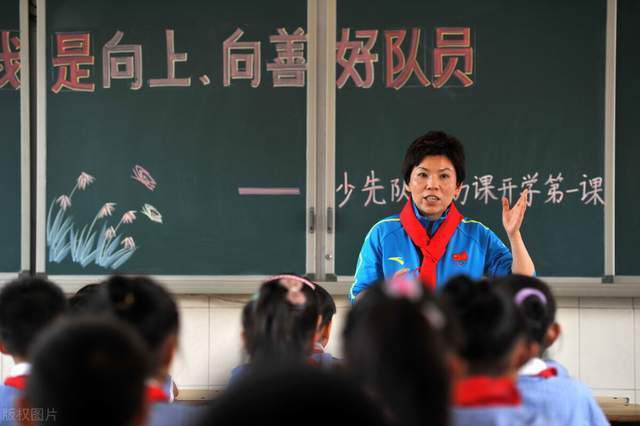 出席活动发表讲话期间，尤文体育总监马纳谈到了球队冬窗的引援策略，他表示尤文图斯不会疯狂引援。